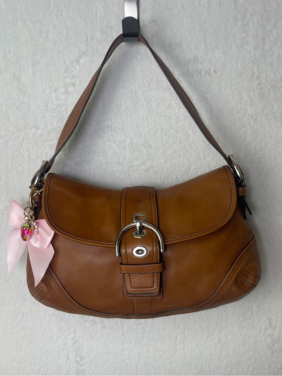 Coach Handbags - VINTAGE Coach Soho Flap Shoulder Bag British Tan Leather F10192